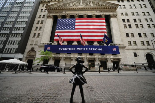 Σε ρυθμούς ρεκόρ διατηρείται η Wall Street