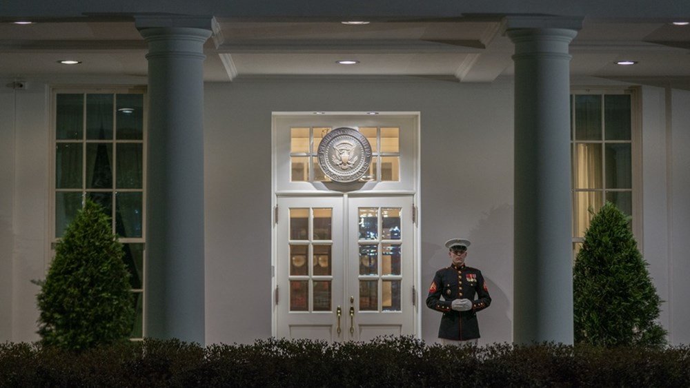 ΗΠΑ:-Ο-υπουργός-Εσωτερικής-Ασφάλειας-αφήνει-ανοιχτό-το-ενδεχόμενο-συλλήψεων-μεταναστών-σε-σχολεία-και-εκκλησίες