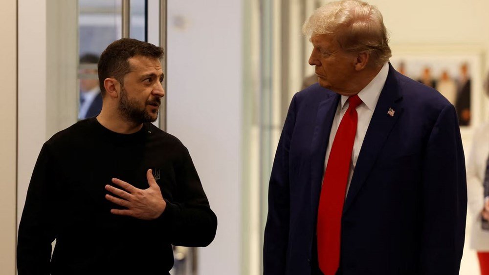 Πόλεμος στην Ουκρανία: Ο Τραμπ ελίσσεται και αυτοαναιρείται διαρκώς