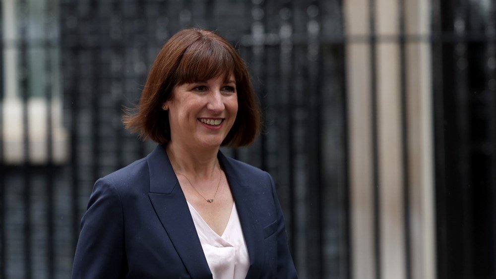 Βρετανία:-Καμία-βιαστική-απάντηση-στους-δασμούς-–-Δεν-θα-διακινδυνεύσουμε-ένα-εμπορικό-deal-με-τις-ΗΠΑ