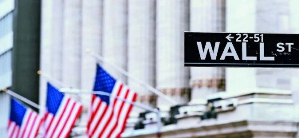 Απότομη «προσγείωση» στη Wall Street