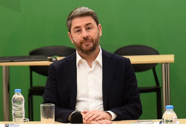 Ανδρουλάκης στο TikTok: Πάρτι αδιαφάνειας με απευθείας αναθέσεις από την κυβέρνηση της ΝΔ Ανδρουλάκης-στο-tiktok:-Πάρτι-αδιαφάνειας-με-απευθείας-αναθέσεις-από-την-κυβέρνηση-της-ΝΔ