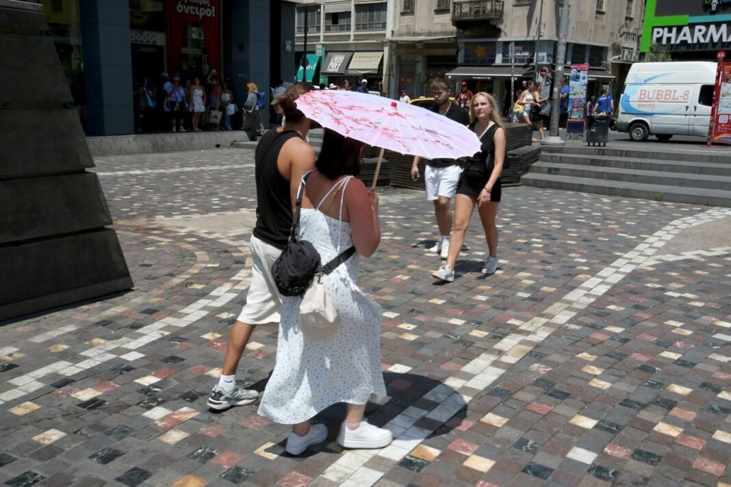 Πώς επηρεάζει ο καύσωνας τον τζίρο των καταστημάτων