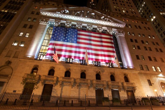 Καλοκαιρινό «πανηγύρι» στη wall street μετά την προαναγγελία Πάουελ για μείωση επιτοκίων – Ρεκόρ ο dow Καλοκαιρινό-«πανηγύρι»-στη-wall-street-μετά-την-προαναγγελία-Πάουελ-για-μείωση-επιτοκίων-–-Ρεκόρ-ο-dow