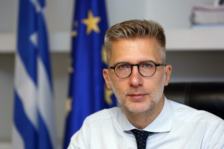 Σκέρτσος:-Η-κυβέρνηση-στηρίζει-τη-μικρή-και-μεσαία-επιχειρηματικότητα-–-Συγκριτικά-στοιχεία-του-2019-με-το-2023-24