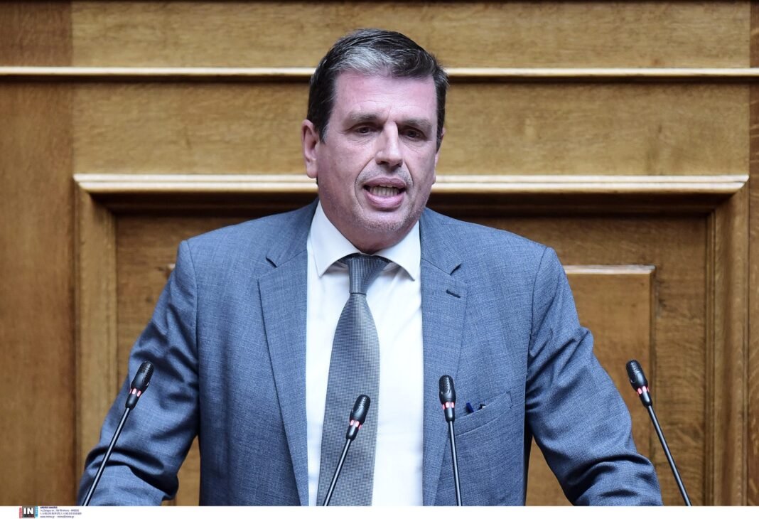 Καιρίδης-σε-Πλεύρη:-Φαντάζομαι-το-2ο-νομοσχέδιο-περί-νόμιμης-μετανάστευσης-που-έπεται-είναι-το-δικό-μου