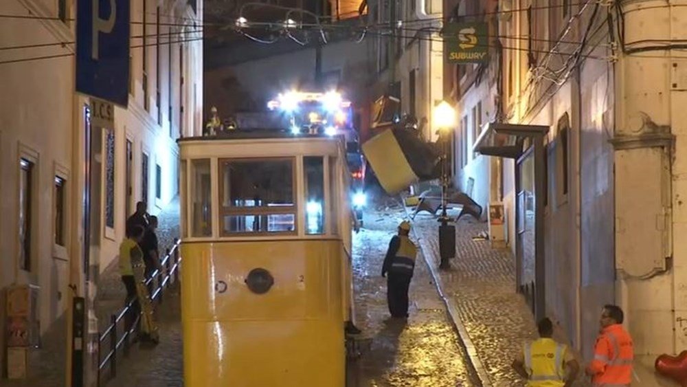 Λισαβόνα:-Επιβεβαιώθηκαν-οι-εθνικότητες-και-των-16-θυμάτων-–-Έρευνα-για-τα-αίτια-του-τραγικού-δυστυχήματος
