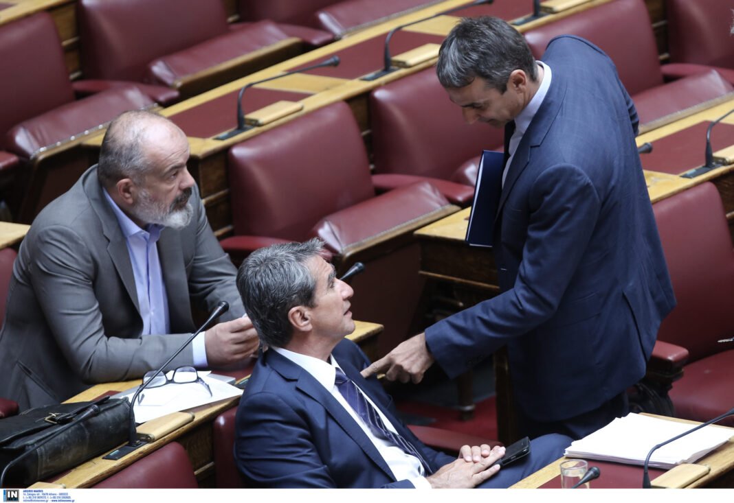 Ανδρέας-Λοβέρδος:-Η-«γαλάζια»-μεταγραφή-και-οι-αντιδράσεις-–-Το-παρασκήνιο-της-προσχώρησης-στη-ΝΔ-και-η-«μάχη»-στον-Νότιο-Τομέα