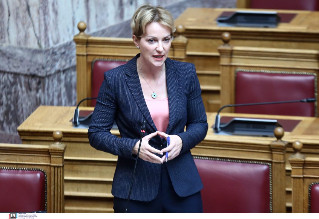 Αλεξάνδρα-Σδούκου:-Η-κυβέρνηση-στηρίζει-έμπρακτα-την-κοινωνία