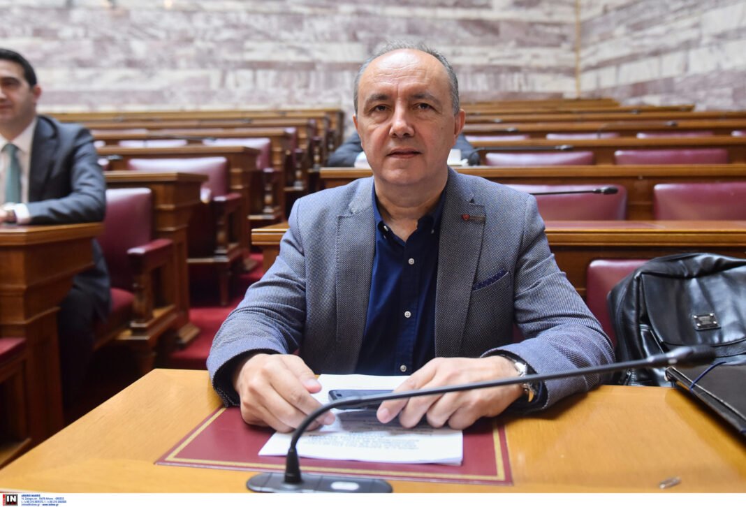 Καράογλου-για-νεκρούς-μάρτυρες-στην-εξεταστική-για-τον-ΟΠΕΚΕΠΕ:-«Μπορεί-να-πέθαναν-από-το-άγχος»