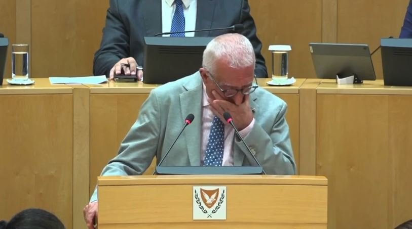 Κύπρος: Δάκρυσε ο Νικήτας Κακλαμάνης στη Βουλή – «Επισκέφθηκα τα Φυλακισμένα Μνήματα, έχει καρφωθεί μέσα μου αυτή η εικόνα» Κύπρος:-Δάκρυσε-ο-Νικήτας-Κακλαμάνης-στη-Βουλή-–-«Επισκέφθηκα-τα-Φυλακισμένα-Μνήματα,-έχει-καρφωθεί-μέσα-μου-αυτή-η-εικόνα»