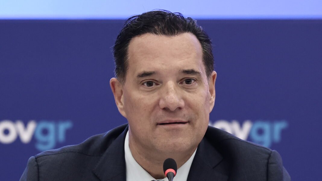 Άδωνις Γεωργιάδης: Ανακοίνωσε την αύξηση της ιατρικής αμοιβής κατά 30%