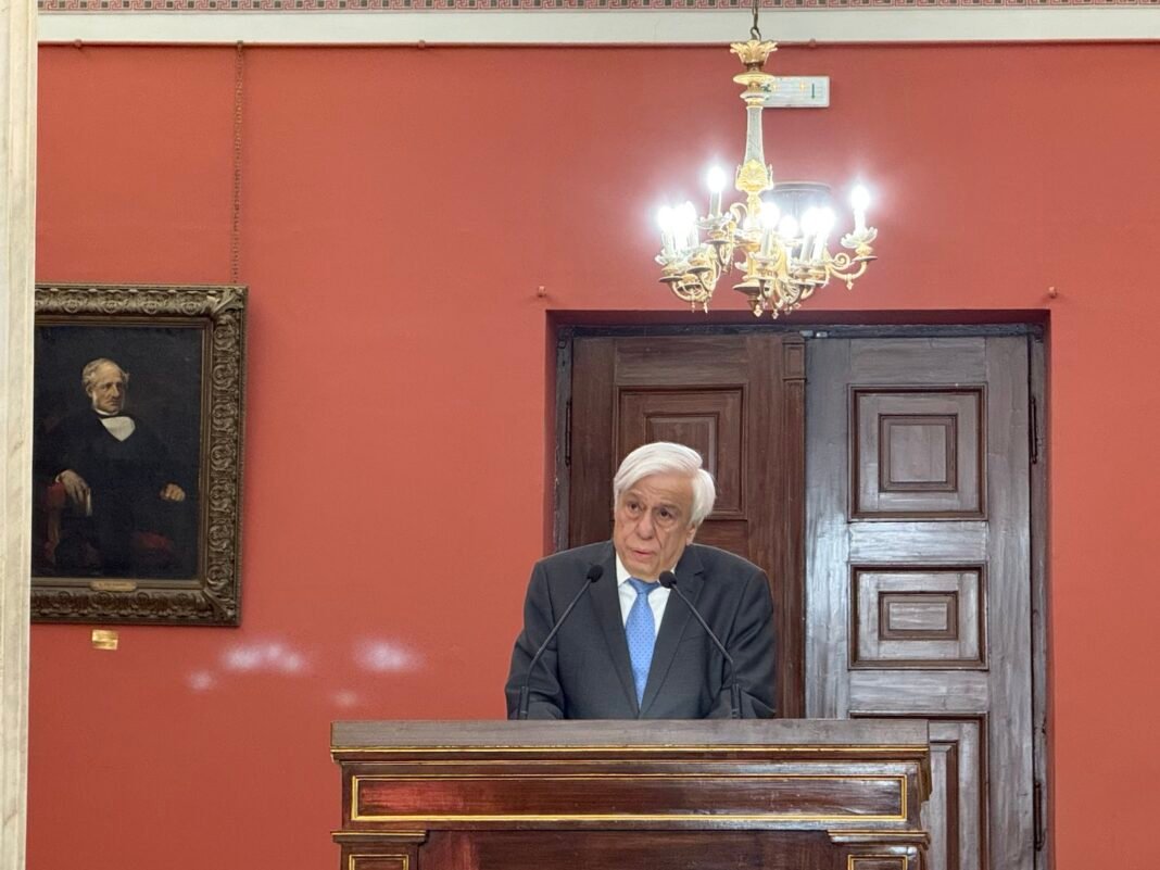 Προκόπιος Παυλόπουλος: «Θέσπιση του Δικαίου και απονομή της Δικαιοσύνης στην εποχή της Τεχνητής Νοημοσύνης»