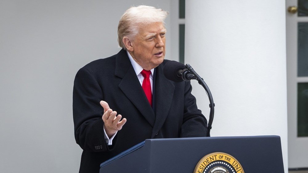 WSJ: Γουόρς και Χάσετ τα φαβορί του Τραμπ για την προεδρία της Fed