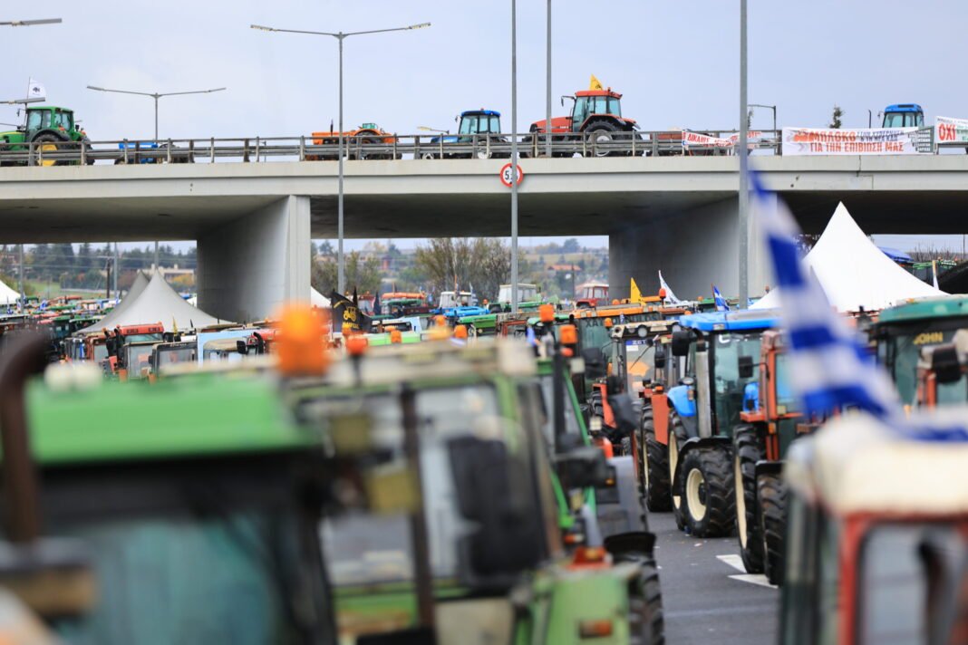 Κυβέρνηση: Αγώνας για γιορτές χωρίς μπλόκα – Τι συζητά και τι απορρίπτει το Μαξίμου