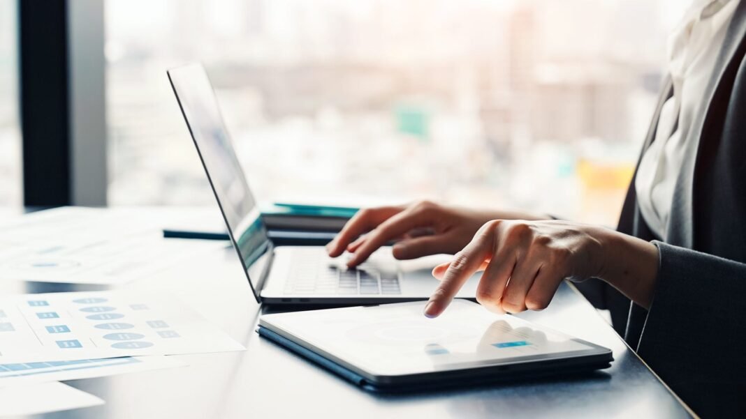 Στη νέα εποχή του «ΕΡΓΑΝΗ ΙΙ» ο κόσμος της εργασίας: Τα οφέλη για τις επιχειρήσεις – Παραδείγματα