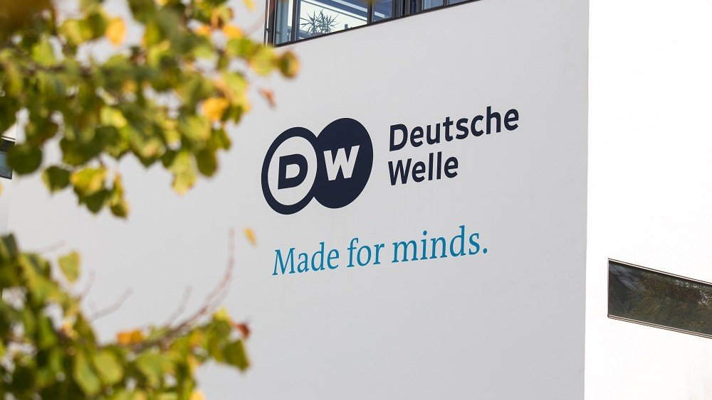 Γερμανία: Αντίδραση της κυβέρνησης στην ταξινόμηση της Deutsche Welle ως ανεπιθύμητου οργανισμού από την Μόσχα