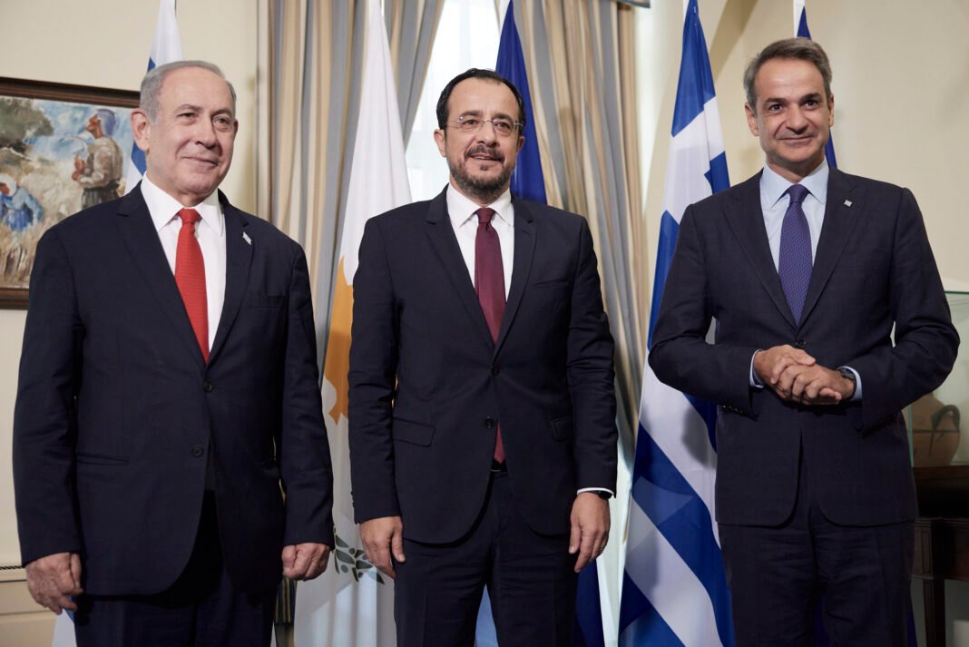 Κυριάκος Μητσοτάκης: Στην Ιερουσαλήμ την Τρίτη ο Πρωθυπουργός για την τριμερή Ελλάδας, Κύπρου, Ισραήλ – Θα συναντηθεί και με τον Αμπάς