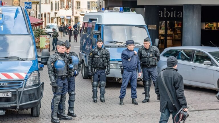 Γαλλία:-Αστυνομικοί-πυροβόλησαν-και-σκότωσαν-26χρονο-με-μαχαίρι-στην-Κορσική