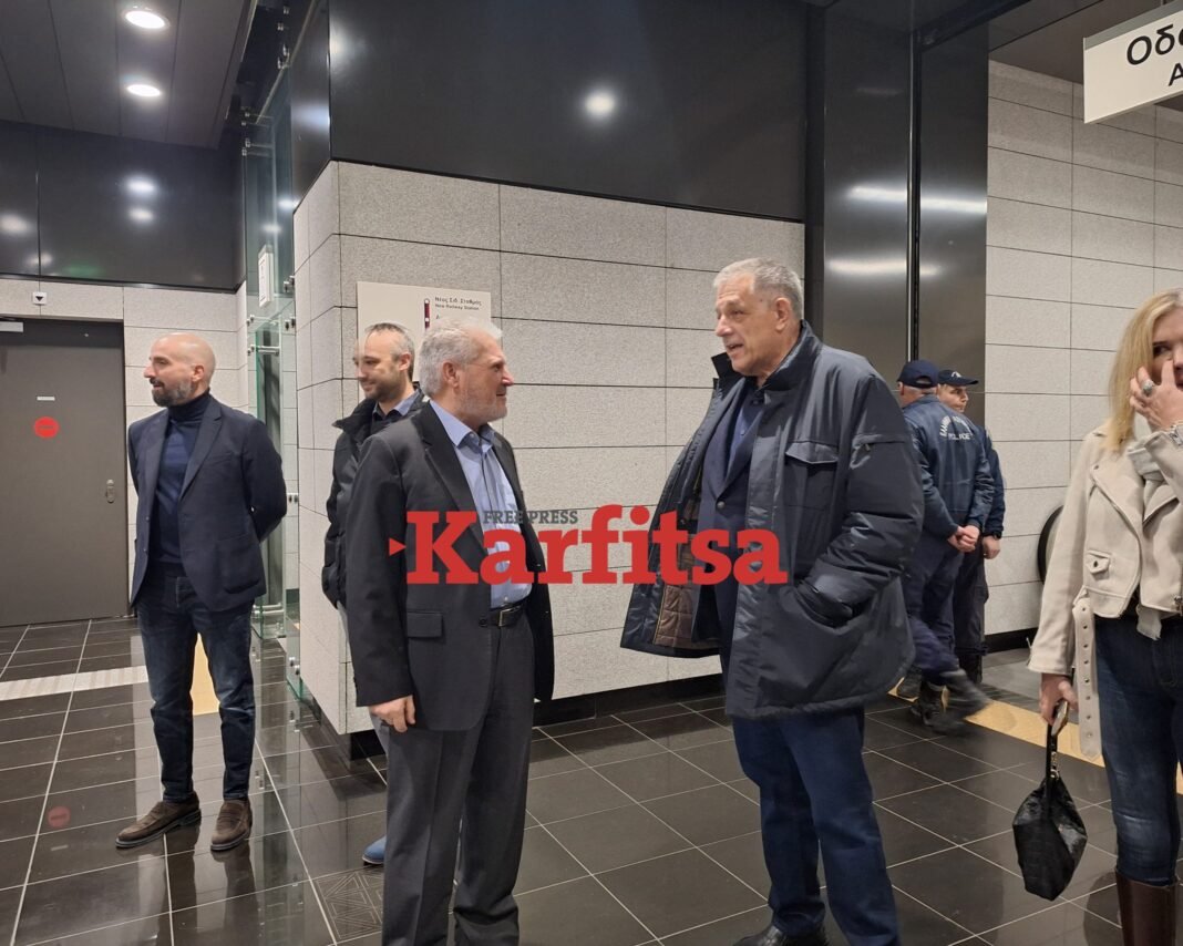 Θεσσαλονίκη: Μεταμεσονύχτια βόλτα του Νίκου Ταχιάου στο μετρό, λόγω της 24ωρης λειτουργίας – «Ελπίζω να αποδώσει το μέτρο αυτό», δείτε φωτογραφίες και βίντεο