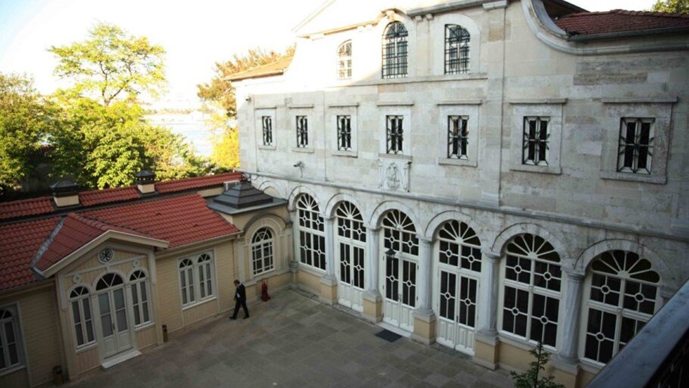 Πατριαρχική Μεγάλη του Γένους Σχολής: Μετεγκαθίσταται για μία τριετία στο κτήριο του άλλοτε δημοτικού της Κοινότητας Ταταούλων