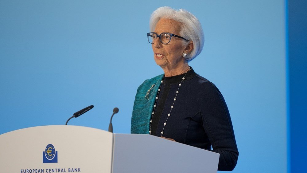FT: Η συνολική αμοιβή της Κριστίν Λαγκάρντ είναι 50% υψηλότερη από αυτήν που αναφέρει η ΕΚΤ ft:-Η-συνολική-αμοιβή-της-Κριστίν-Λαγκάρντ-είναι-50%-υψηλότερη-από-αυτήν-που-αναφέρει-η-ΕΚΤ