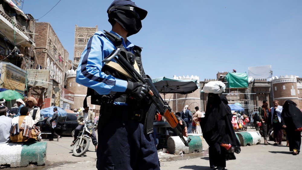 Υεμένη:-Βομβαρδισμοί-σε-βάσεις-των-αυτονομιστών-στη-Χαντραμούτ