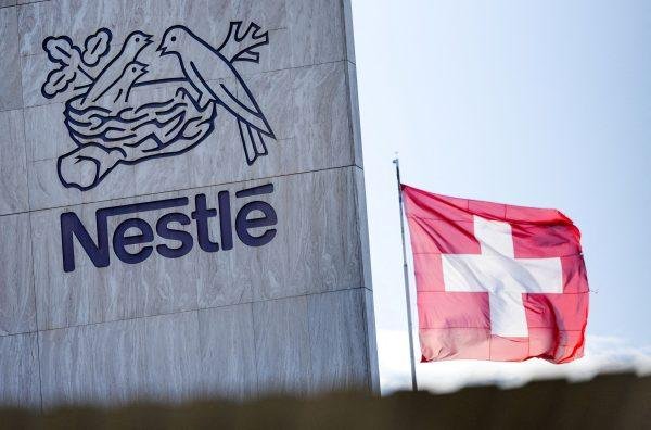 Nestlé: Εκτεταμένοι έλεγχοι σε βασικό συστατικό βρεφικού γάλακτος μετά από προληπτική ανάκληση