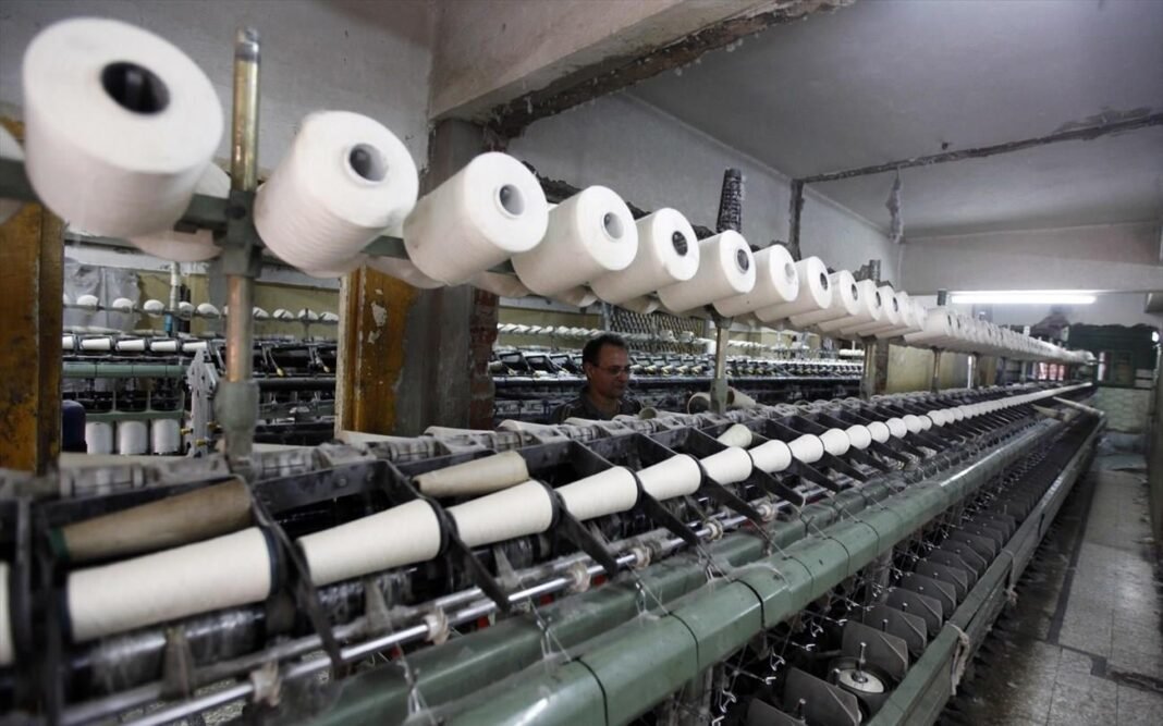 ΙΟΒΕ:-Ενίσχυση-του-οικονομικού-κλίματος-τον-Δεκέμβριο-–-Βελτίωση-των-προσδοκιών-στους-επιμέρους-κλάδους,-με-εξαίρεση-το-λιανικό-εμπόριο