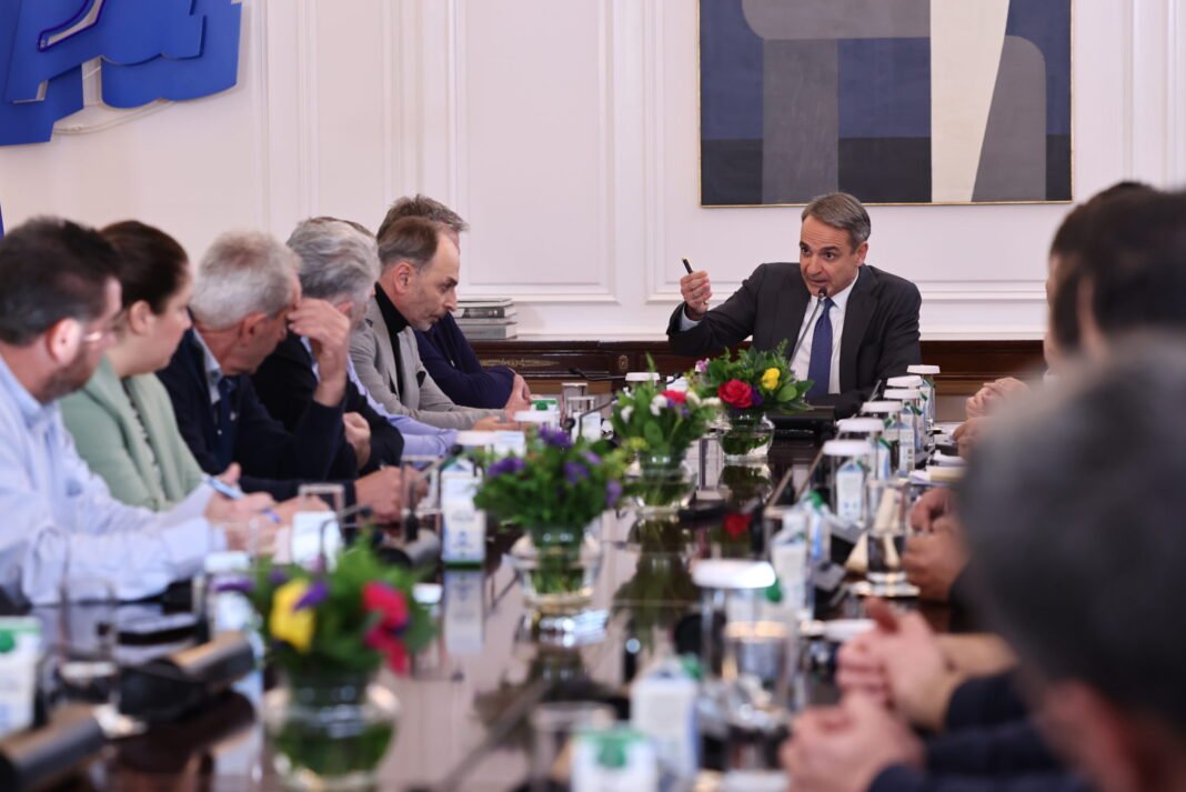 Μητσοτάκης: Ουσιαστική και ειλικρινής η συνάντηση με τους αγρότες – Δεν πρόκειται να ανεχθούμε ούτε εκβιασμούς, ούτε παρανομίες