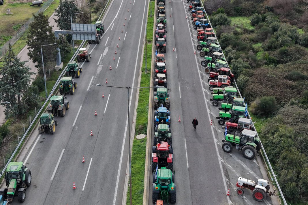 Νέα-σύσκεψη-κυβερνητικού-κλιμακίου-με-εκπροσώπους-των-αγροτών-αύριο-–-Τα-θέματα-που-θα-συζητηθούν