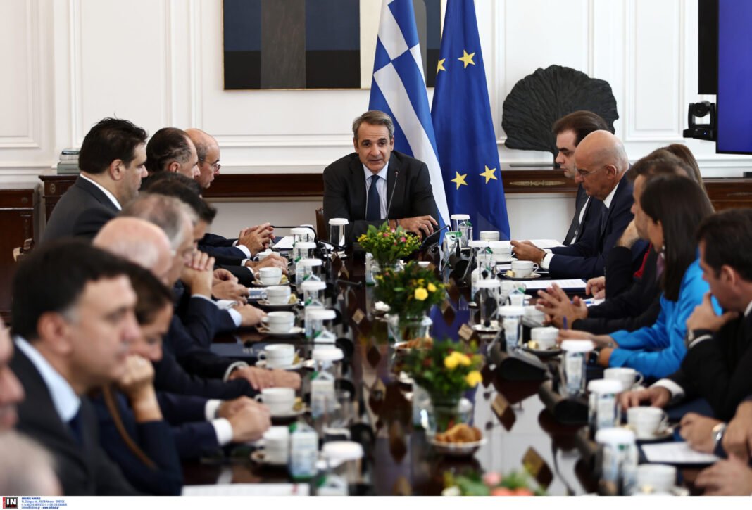 Γεωργιάδης:-Τι-να-κάνει-ο-Μητσοτάκης-να-διώξει-όσους-δεν-βγαίνουν;-Θα-μείνουμε-5-στο-Υπουργικό-Συμβούλιο