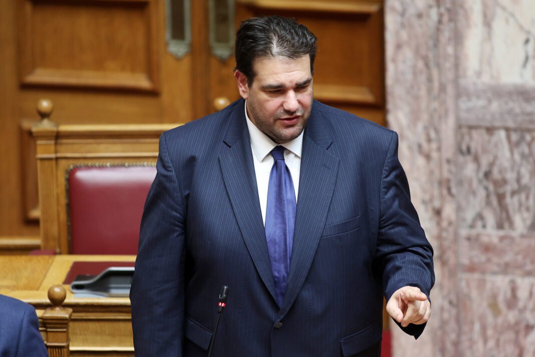 Λιβάνιος-στη-Βουλή:-Σκεπτόμαστε-την-αύξηση-της-προκαταβολής-προς-τους-διευθυντές-των-σχολείων-για-την-κάλυψη-εκτάκτων-αναγκών