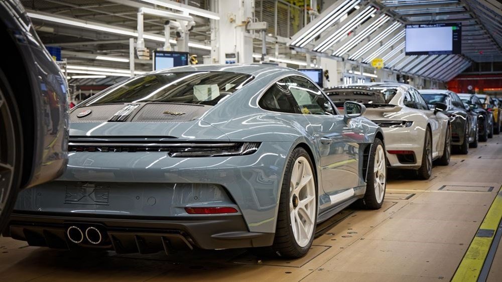porsche:-Η-μεγαλύτερη-βουτιά-στις-πωλήσεις-εδώ-και-16-χρόνια-–-Προκλήσεις-σε-Κίνα,-αλλά-και-Ευρώπη