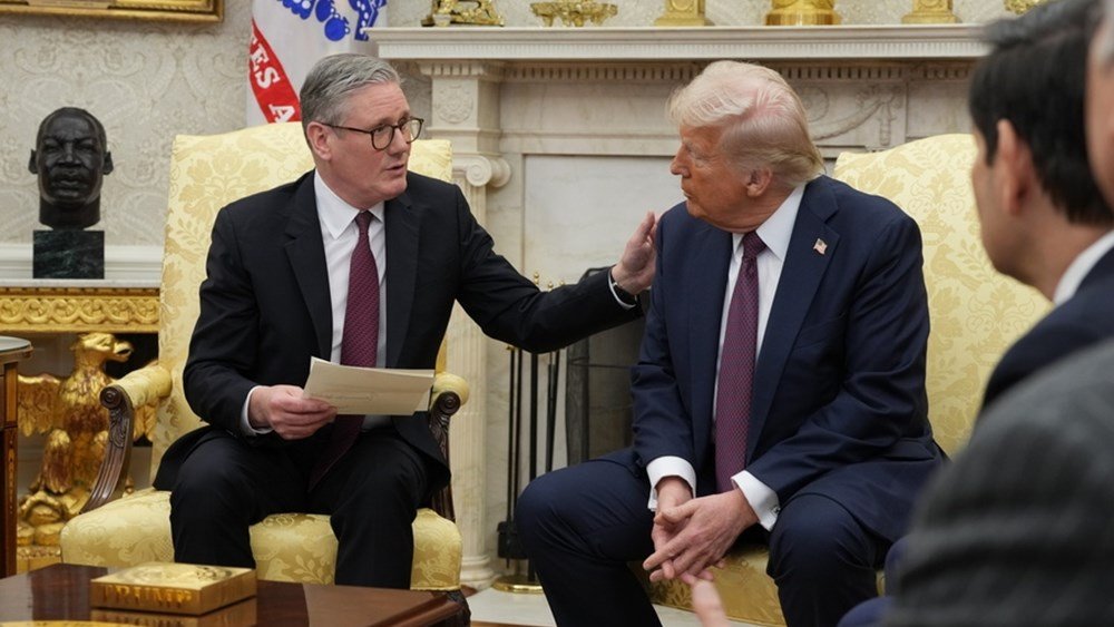 Ο-Στάρμερ-θα-καθορίσει-την-προσέγγιση-προς-τις-ΗΠΑ-μετά-τις-απειλές-Τραμπ-για-επιβολή-δασμών