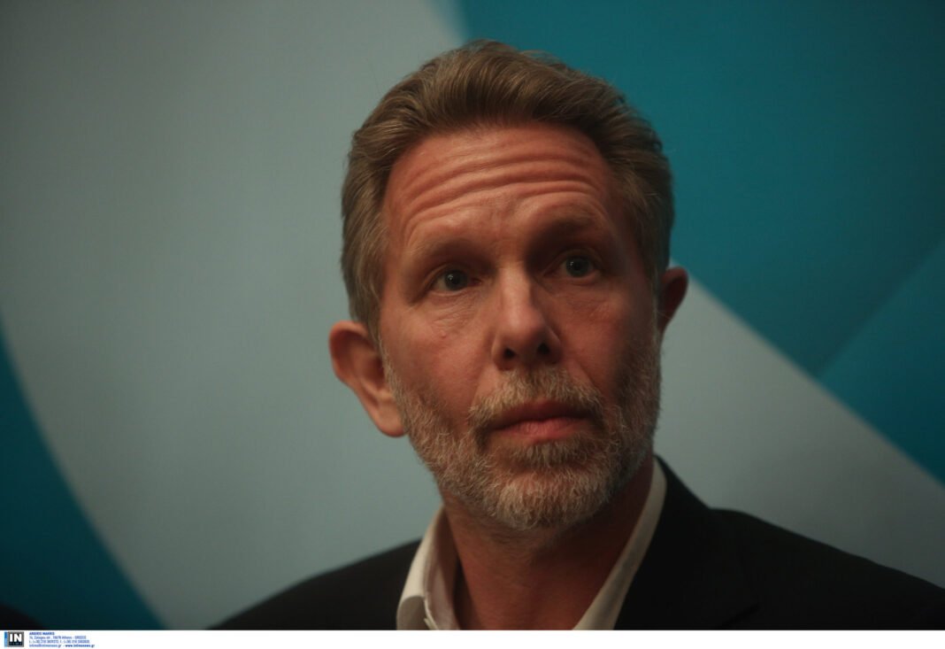 «Καρφιά»-Γερουλάνου-κατά-Ανδρουλάκη:-«Ο-σχεδιασμός-δεν-έχει-βγει,-η-ώρα-για-αλλαγές-είναι-τώρα»-–-Έντονος-διάλογος-με-τον-πρόεδρο-του-ΠΑΣΟΚ