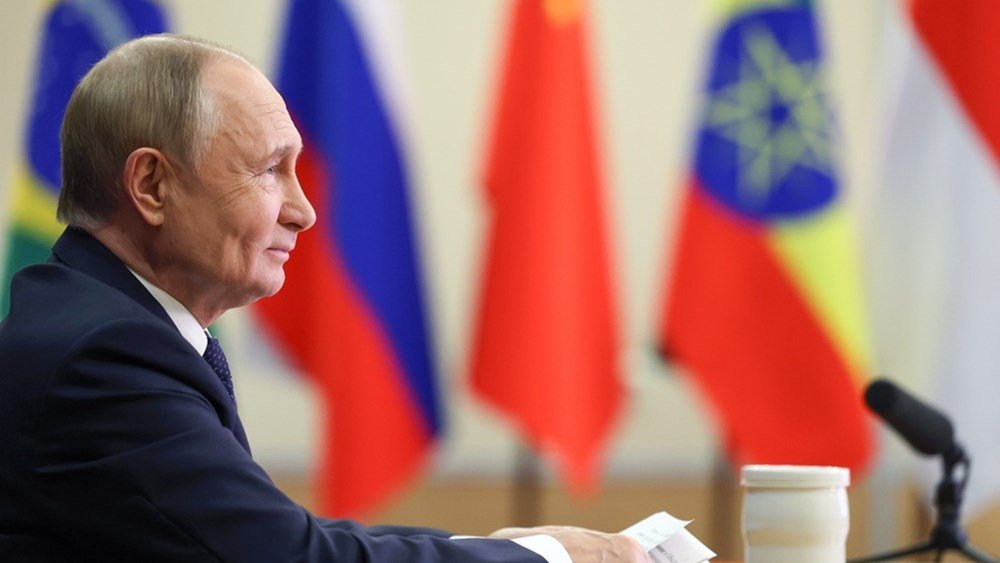 Πρώτες δημόσιες δηλώσεις Πούτιν για Γροιλανδία: “Δεν μας αφορά”, είπε αλλά την κοστολόγησε – Αιχμές κατά Δανίας