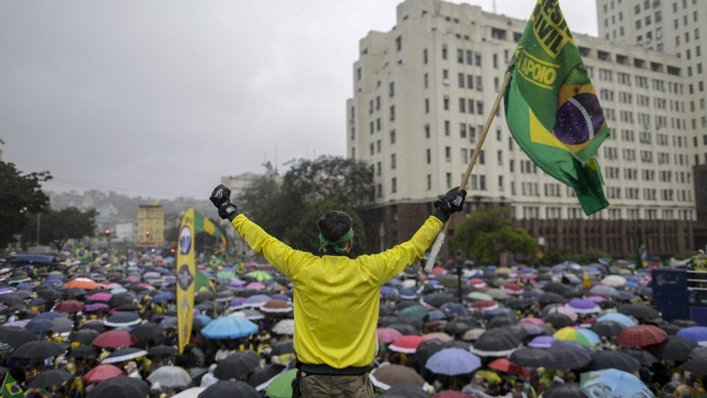 Βραζιλία: Κεραυνός έπεσε σε διαδήλωση υποστηρικτών του Μπολσονάρου – Τουλάχιστον 30 τραυματίες