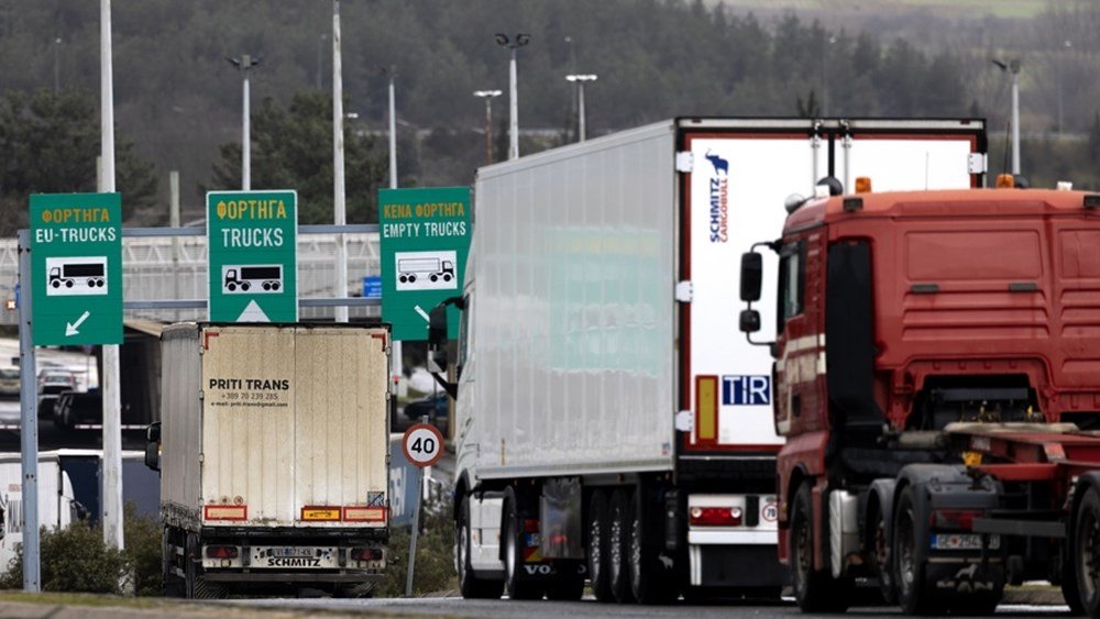 Μπλόκα-με-φορτηγά-στα-σύνορα-τεσσάρων-χωρών-των-Δ.-Βαλκανίων-–-Διεκδικούν-μεγαλύτερη-διάρκεια-παραμονής-στη-ζώνη-Σένγκεν