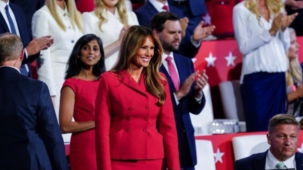 Μελάνια Τραμπ: Έκκληση για “ενότητα” μετά τον δεύτερο θάνατο αμερικανού διαδηλωτή