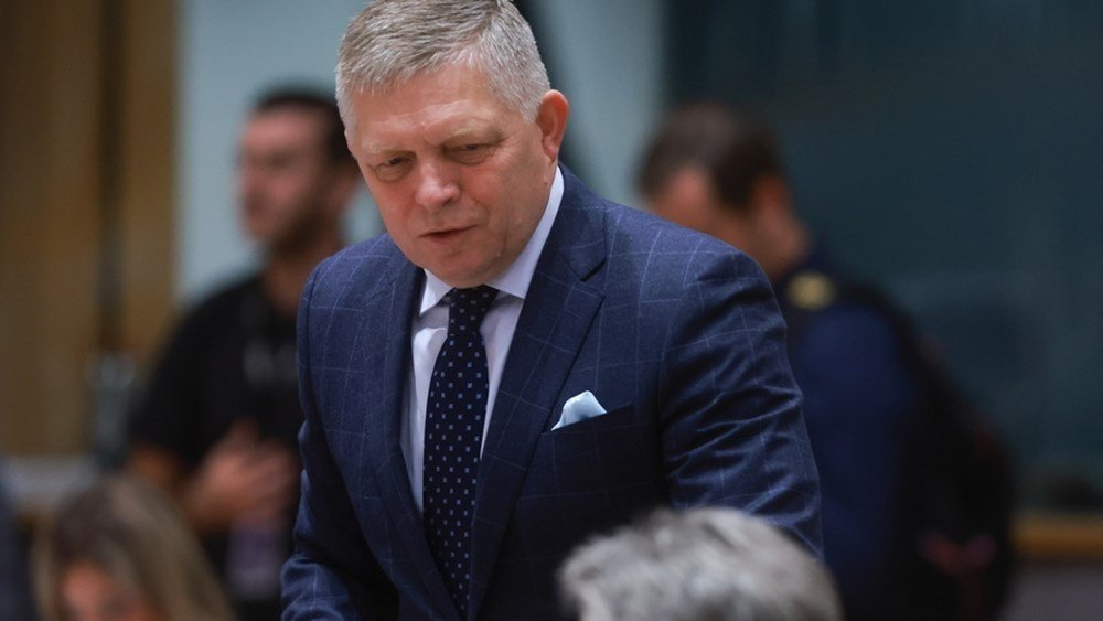 Politico: Σοκαρισμένος ο Σλοβάκος πρωθυπουργός από τη συνάντησή του με τον Τραμπ – “Είναι επικίνδυνος”