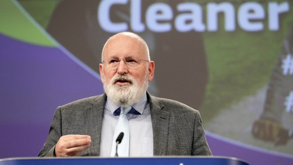 Πρώην επίτροπος Τίμερμανς: Η Πράσινη Συμφωνία παραμένει μονόδρομος – Η Ελλάδα να γίνει ενεργειακός κόμβος