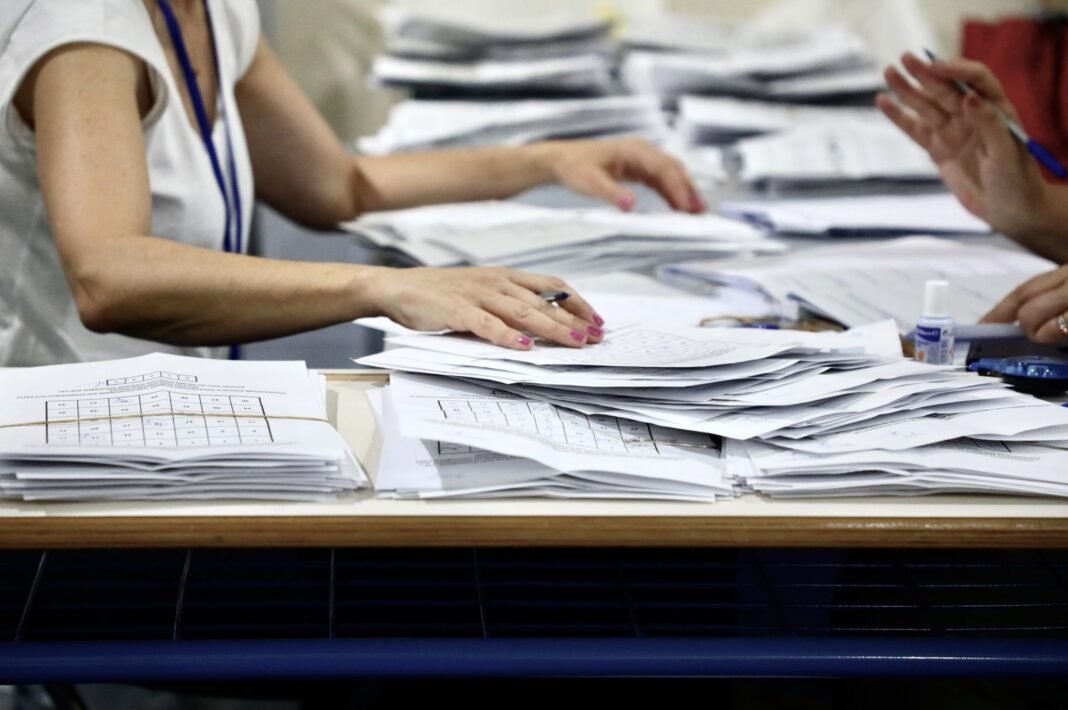 Σε δημόσια ηλεκτρονική διαβούλευση το νομοσχέδιο για την επιστολική ψήφο των αποδήμων