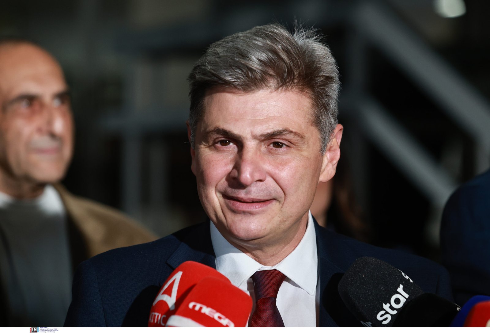 Νίκος Φαραντούρης