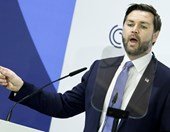 WSJ: Ο Βανς και Αμερικανοί αξιωματούχοι προτρέπουν τον Τραμπ να δοκιμάσει τη διπλωματία πριν από τις επιθέσεις κατά του Ιράν