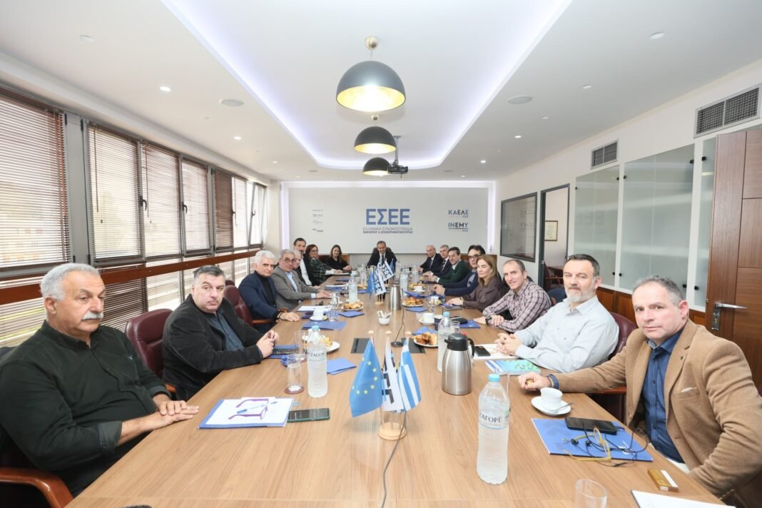 Σε-λειτουργία-το-νέο-helpdesk-της-ΕΣΕΕ-για-την-στήριξη-των-εμπορικών-επιχειρήσεων