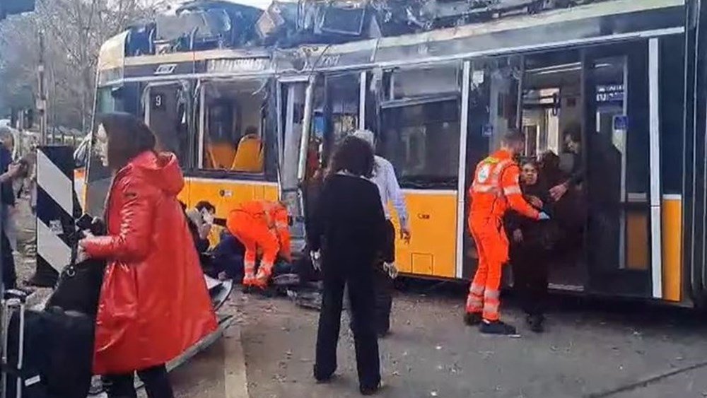 Τραμ-εκτροχιάστηκε-στο-Μιλάνο,-ένας-νεκρός-και-39-τραυματίες-σε-σοβαρή-κατάσταση
