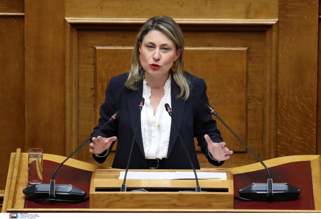 Αλεξοπούλου-για-«το-τσάμπα-πέθανε»:-Η-διατύπωση-μου-ήταν-προβληματική-–-Ζητώ-συγγνώμη-από-τους-εκπαιδευτικούς