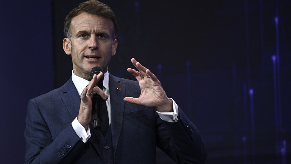 Μακρόν:-Ο-διάλογος-με-τον-Πούτιν-πρέπει-να-γίνει-χωρίς-“υπερβολικά-πολλούς-συνομιλητές”