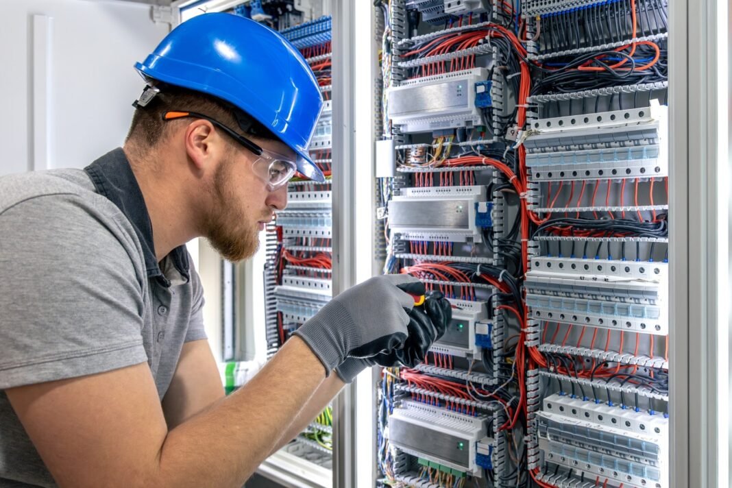 «Ηλεκτροσόκ»-ΕΛΙΤΗΕ-για-τις-ηλεκτρικές-παροχές-στα-κτίρια